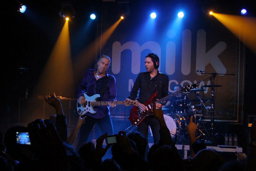 Paul Gilbert and Mr. Big in Moscow