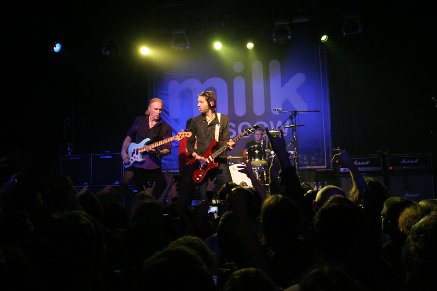 Paul Gilbert and Mr. Big in Moscow